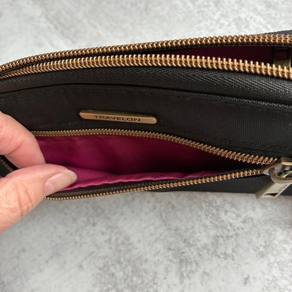 Travelon Black Wallet Wristlet Gold Zipper - Picture 6 of 11